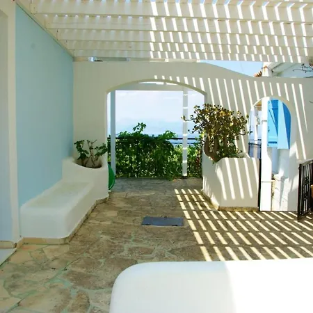 2 Bedrooms House At 400 M Away From The Beach With Sea View Enclosed Garden And Wifi Evreti
