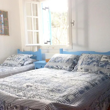 2 Bedrooms House At 400 M Away From The Beach With Sea View Enclosed Garden And Wifi Evreti