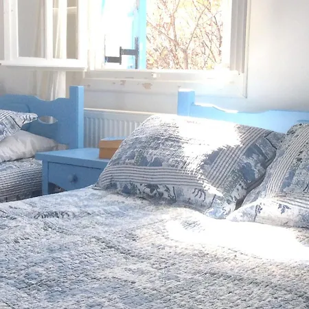 2 Bedrooms House At 400 M Away From The Beach With Sea View Enclosed Garden And Wifi * Evreti