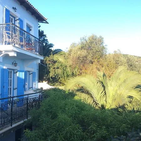 2 Bedrooms House At 400 M Away From The Beach With Sea View Enclosed Garden And Wifi Feriehus *